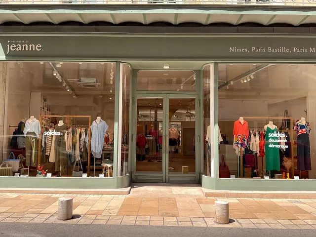 Mademoiselle Jeanne Nîmes