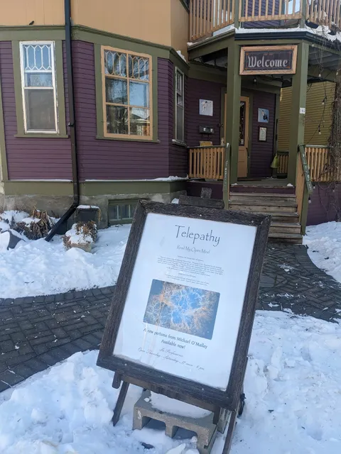 La Parfumerie-Natural Perfume