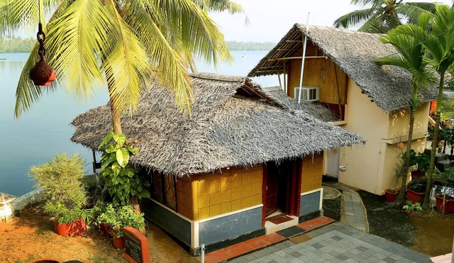 Kadalkkara Lake Resorts