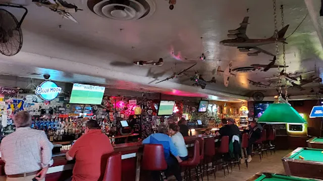 Lucie's Sage & Sand Bar & Grill