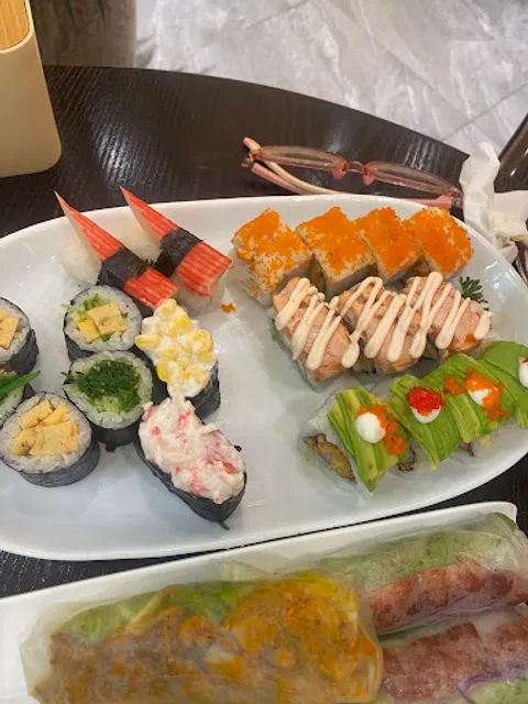 Sushi Việt Gỏi Cuốn Việt