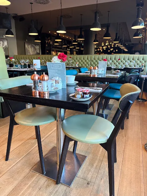 Vincent Café & Restaurant