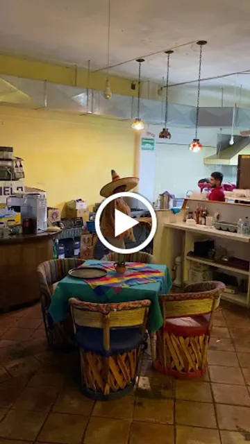 Los Mariachiles Restaurant