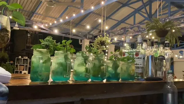 Garlic Nosara-Italian Pastas, cocktails & wine