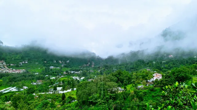 OYO HOME 83241 Oakwood Apartments