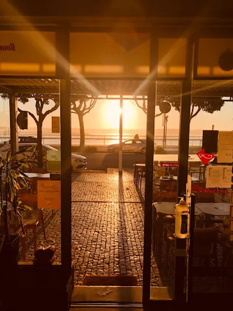 O Vermelhinho Food & Drinks