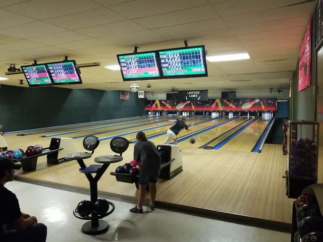 Lakeside Lanes