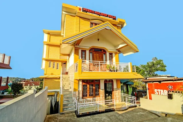 OYO 78477 Meera Holiday Villa