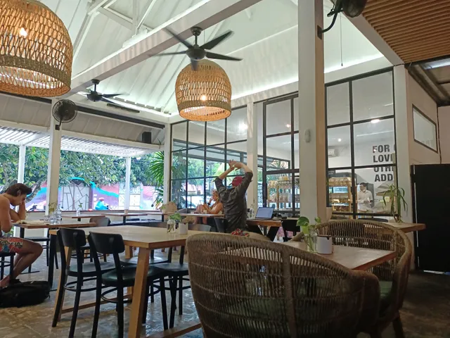 NOURISH CAFE ULUWATU