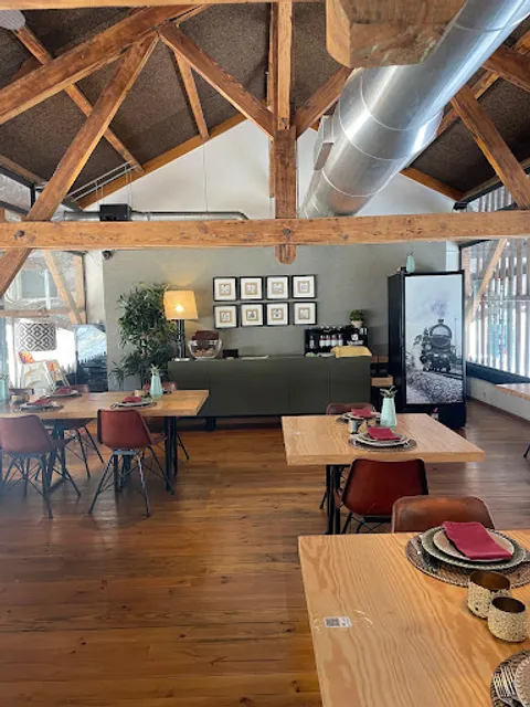 Locomotiva Wine & Gourmet