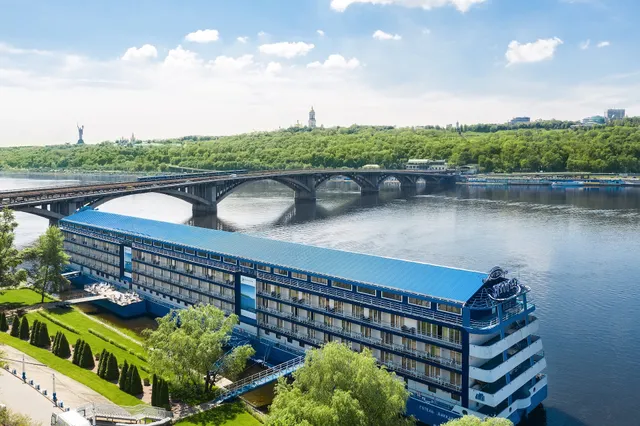 BAKKARA Hotel on the river