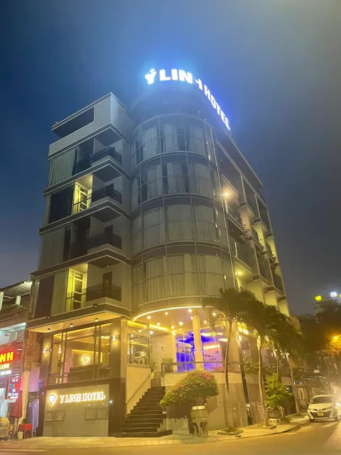 Ý Linh Hotel