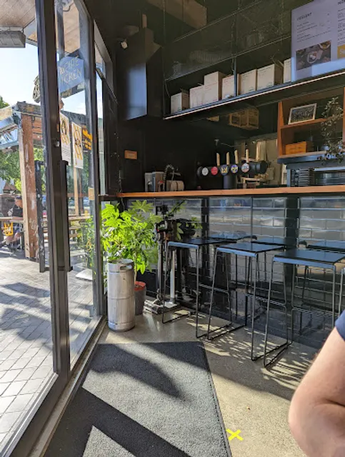 Empire Chicken Riverside Market