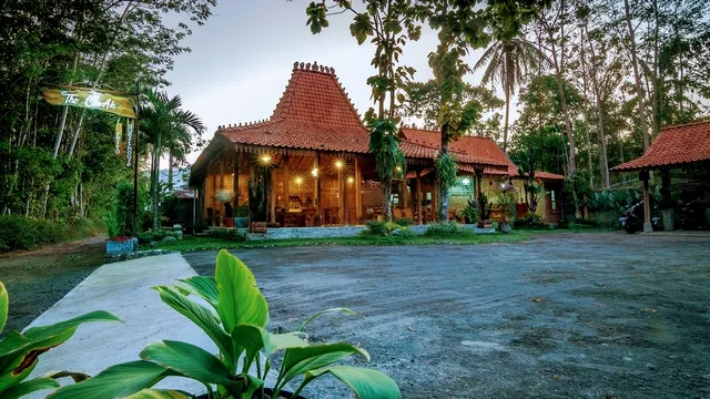 The Omah Borobudur Guesthouse & Resto