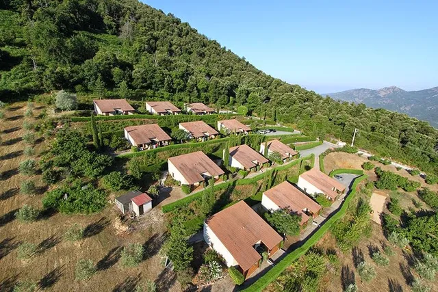 Aurore Vacances : Locations saisonnières de villas (Corse du Sud, Vico-Sagone )
