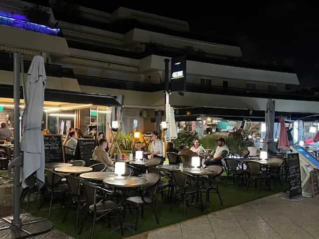 Chez Max Les Flots Bleus – Saint-Laurent-du-Var