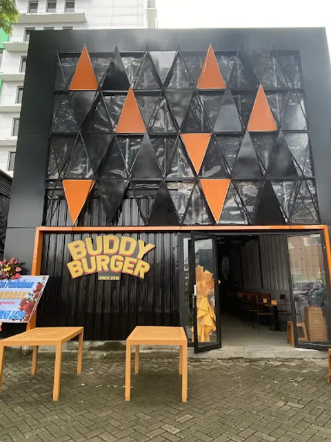 BUDDY BURGER, Megamas