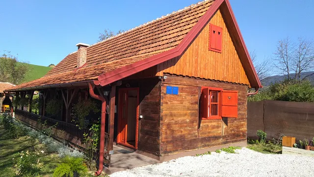 Sobe, studio apartman "Pod Orehom"