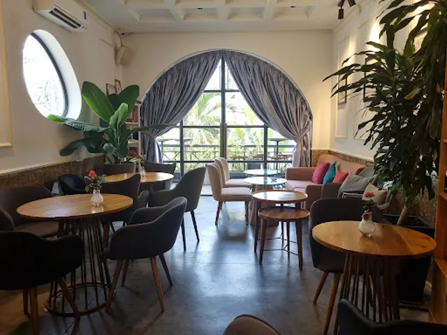 Mujo - Coffee & Restaurant