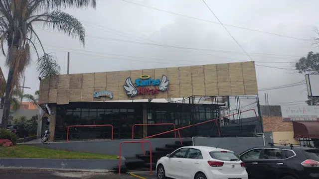 Santas Alitas El Fortín