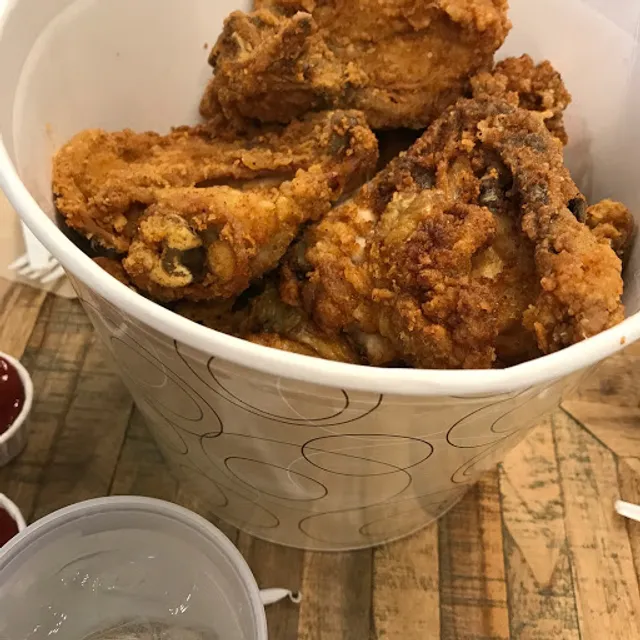 Sheli's Burgers & Fried Chicken