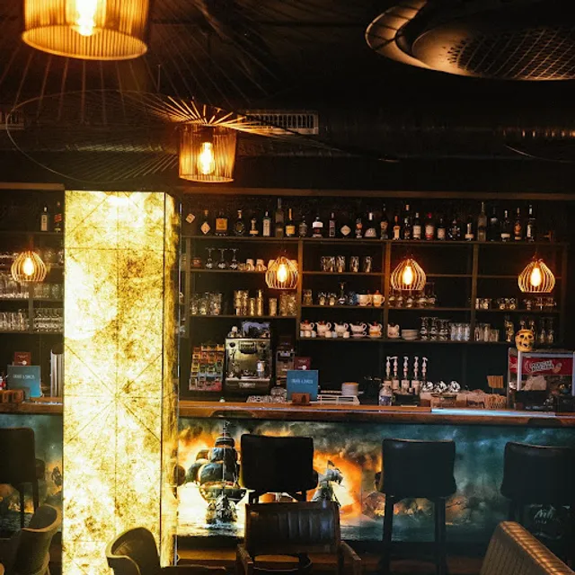 Black Pearl Shisha & Cocktail Lounge