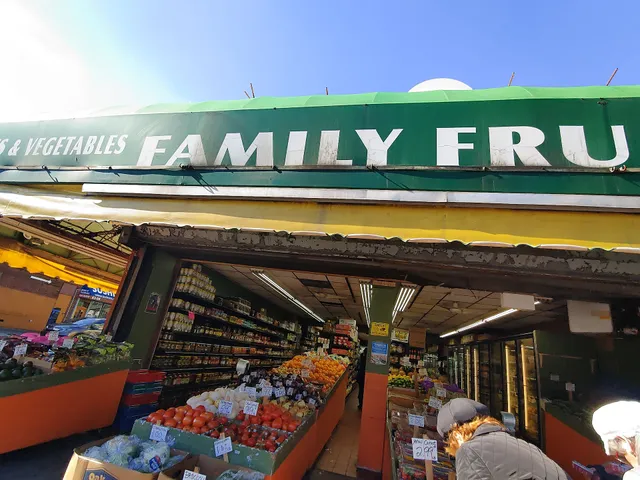 Natural Fruits & Vegetables Family Fruit Farm