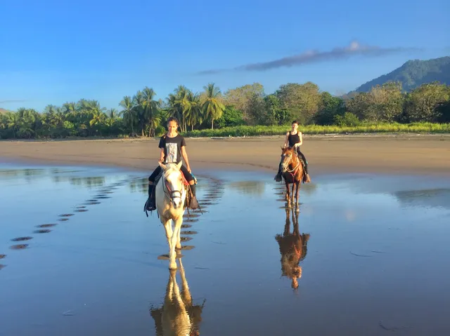 Finca Arco Iris Claudia Horseback Riding
