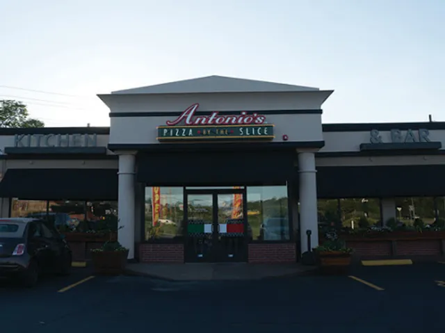 Antonio's Pizza By The Slice Kitchen & Bar - Newport