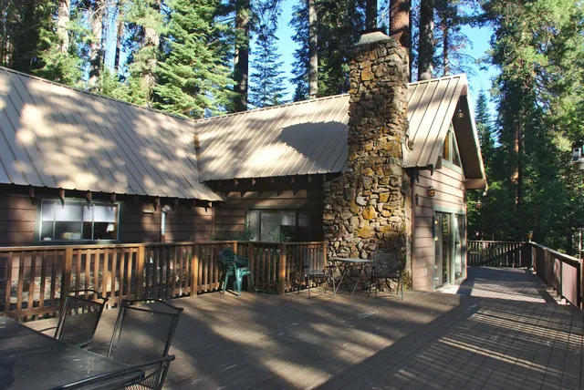 The Yosemite Forest Lodge