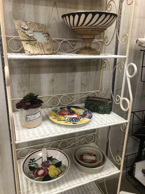 Gently Worn Women's Resale Shop