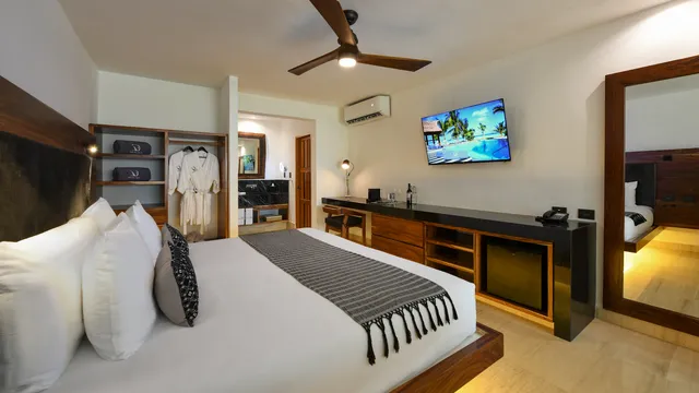 Casa del Jaguar Beach Hotel