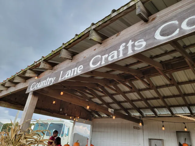 R and J Farm Cornmaze and Hayride