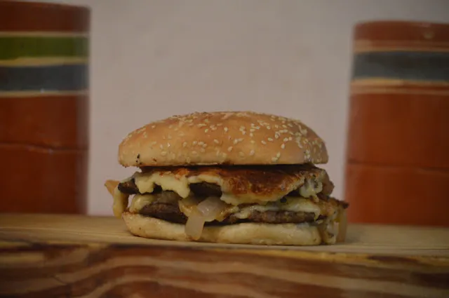 La Cochera Burger
