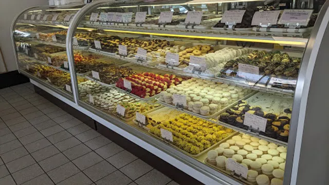 La Rosa's Pastry Shop & Bakery