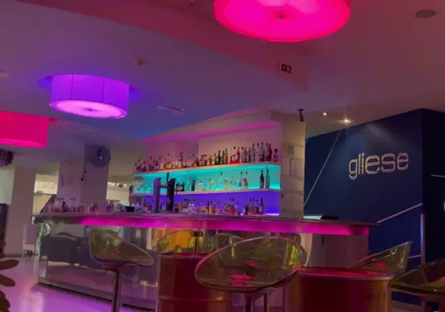 Gliese Restaurante Bar