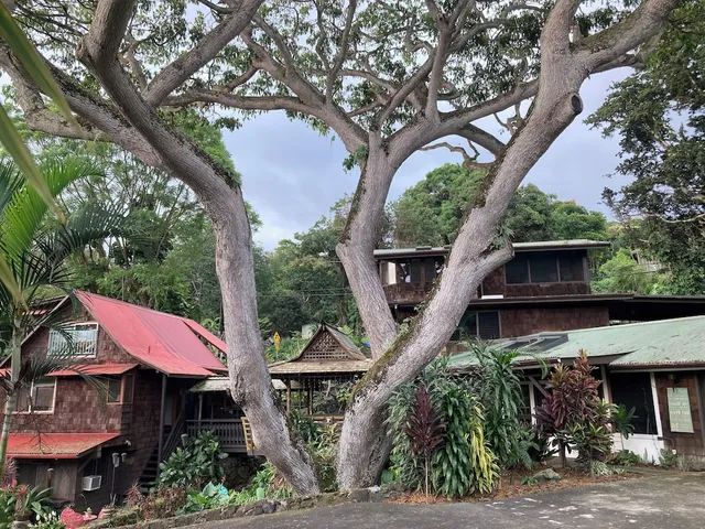 Hale Maluhia Country Inn (House of Peace)