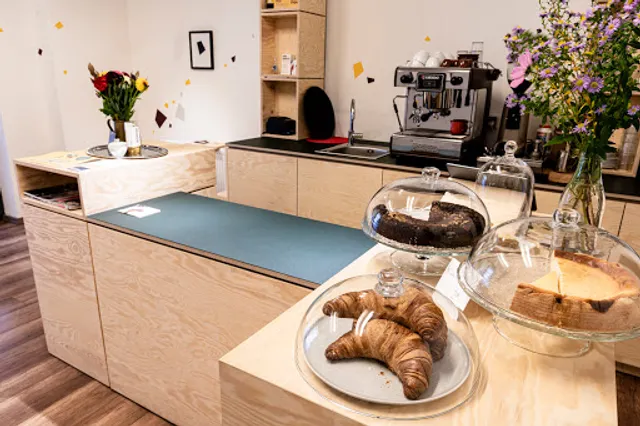 ZWISCHENFISCH Café & Werksgalerie