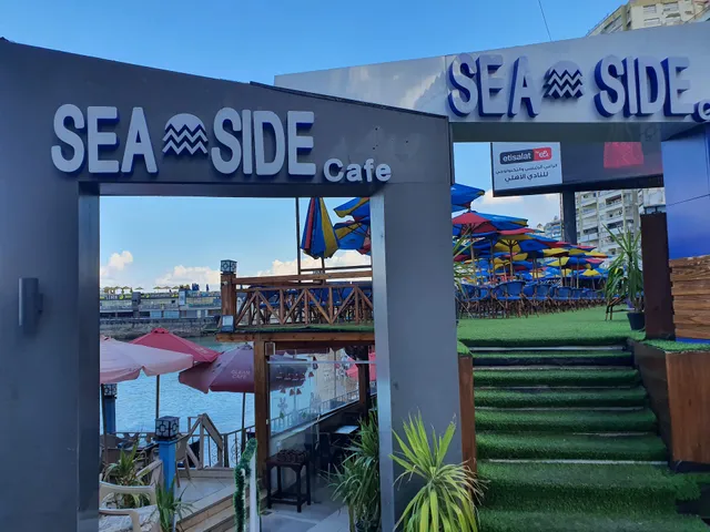 Sea side cafe