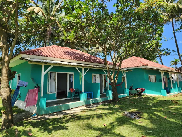 Karang Nyimbor Surf Hotel