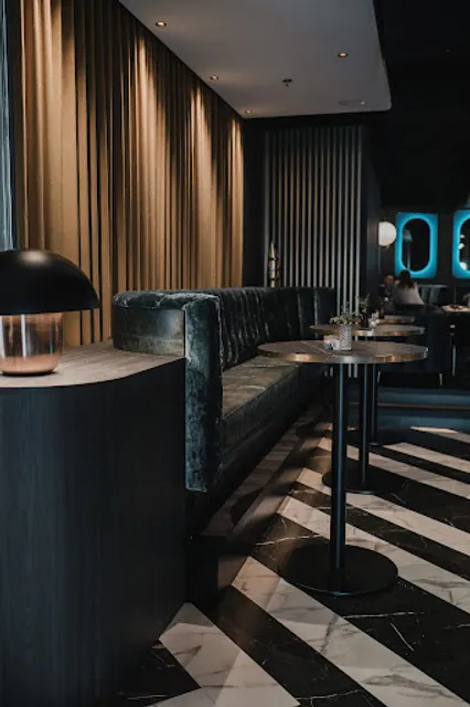 Le Jardin - Restaurant / Club / Bar