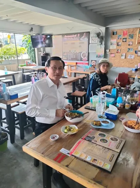 Khao Soi Mae Manee 2