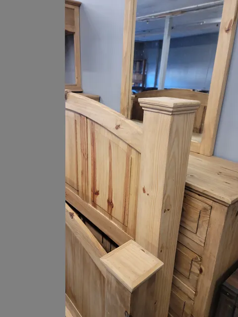 D & D Furniture Factory Outlet