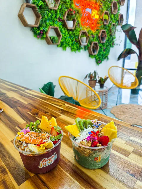 Straight Juiced Smoothie Bar