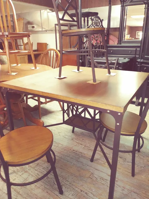 Corn's New & Used Furniture