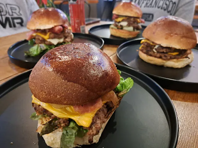 La Tribu burger house