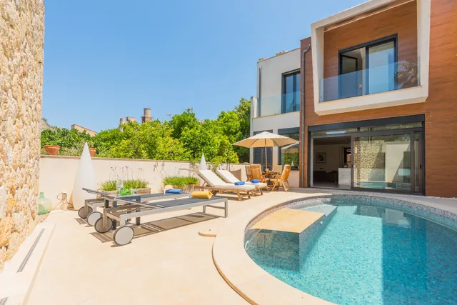 Charming House Booking S.L