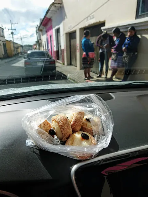 Panadería y Pastelería Laurita