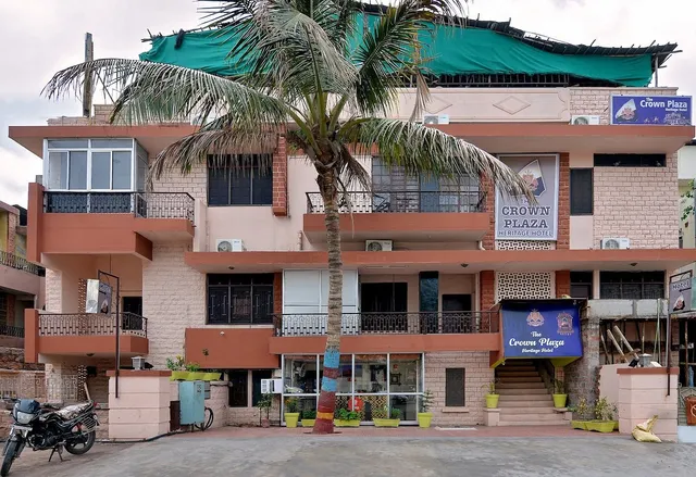 OYO Crown Plaza Heritage