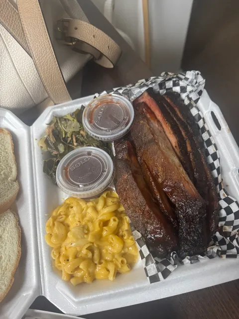 Shu's In & Out Smokehouse And Fried Fish